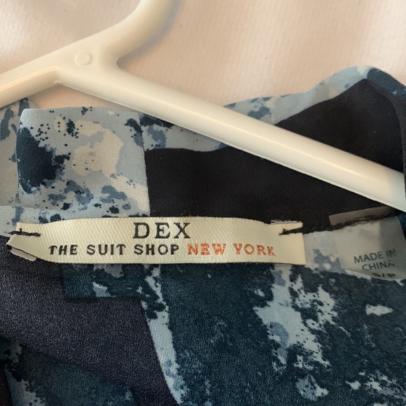 Multitone blue patterned sleeveless blouse - Picture 3 of 4